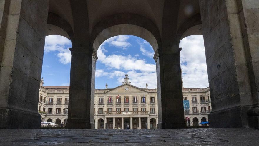 Fachada del Ayuntamiento de Gasteiz. Foto: Alex Larretxi