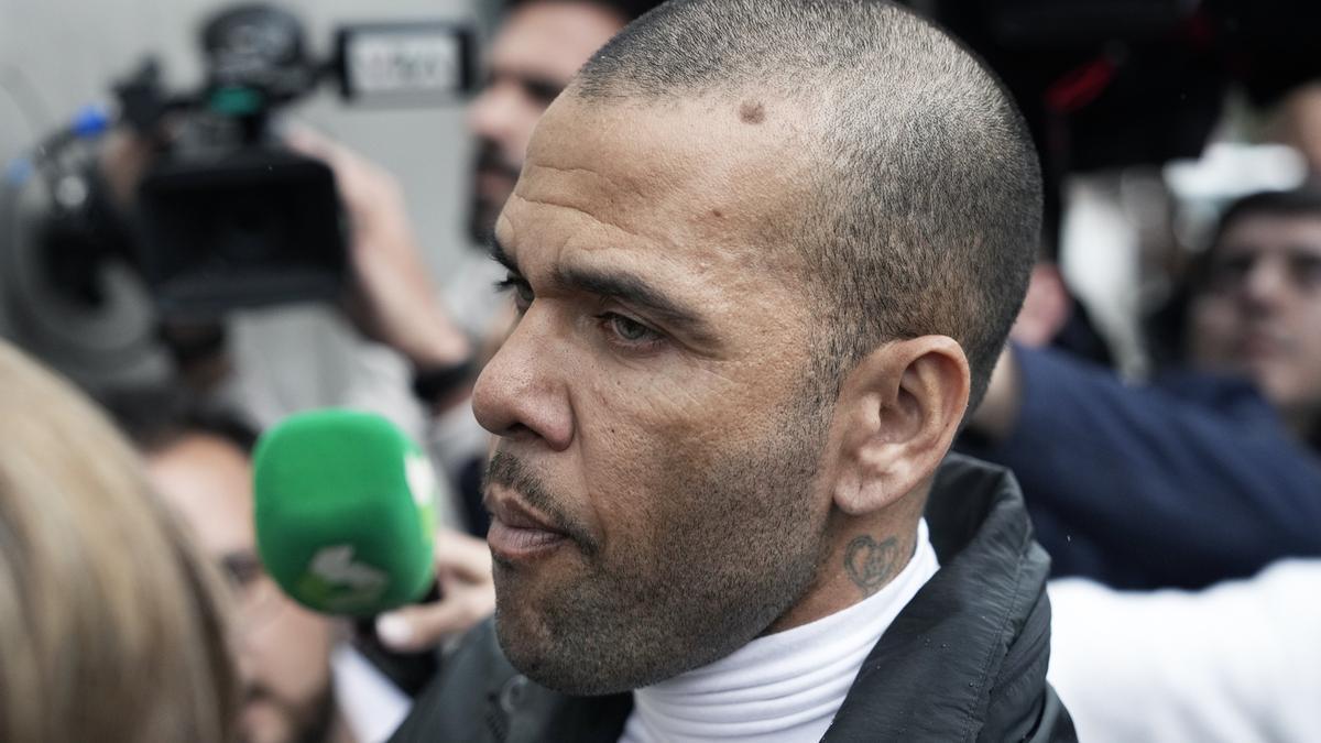 Dani Alves, en libertad pese a su condena por violación