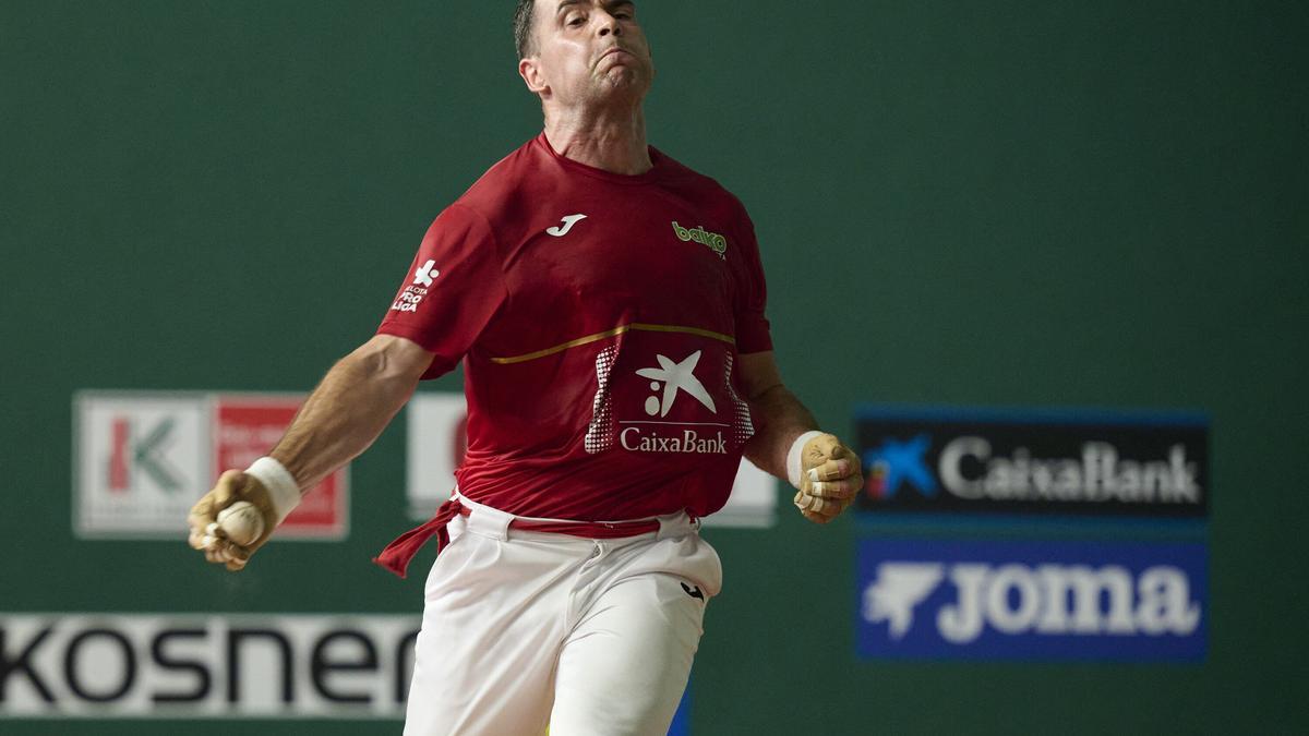 Erik Jaka supera a Iñaki Artola en el Cuatro y Medio de San Fermín.
