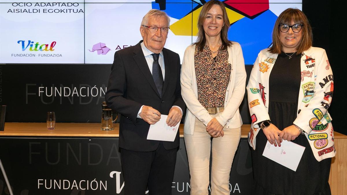 Dementzia dutenei eta haien familiei egokitutako aisialdi programa bat antolatu dute lehen aldiz Araban.