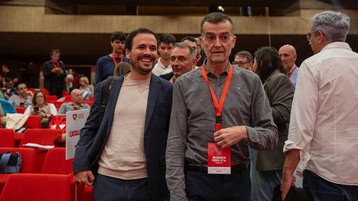 Antonio Maíllo (d), junto a Alberto Garzón.