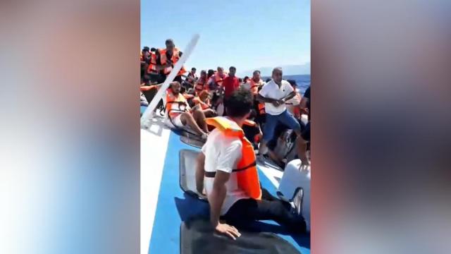 Al menos ocho muertos tras hundirse un ferry con 267 personas en la costa del norte de Chipre