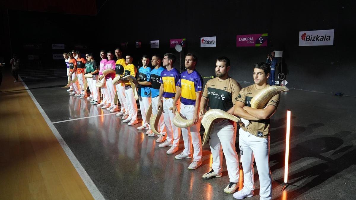 Alex Goitiandia-Lekerika y Urreisti-López suman sus primeros triunfos del Winter Series ante Johan-Gorka y Goixerri-Manci en la jornada inaugural del Winter Series.