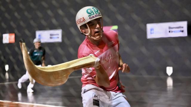 Aritz Erkiaga-Gorka, finalistas de la Jai Alai League de cesta punta después de tumbar a Urreisti-Lekerika en el Carmelo Balda de Donostia.