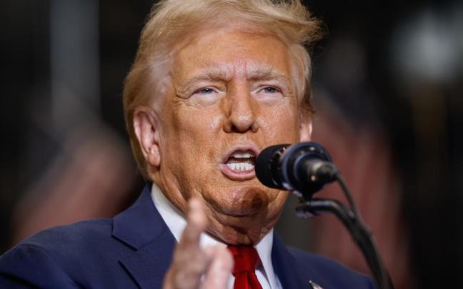 Trump sugiere a Israel atacar instalaciones nucleares iraníes frente a la "respuesta proporcional" de Biden.