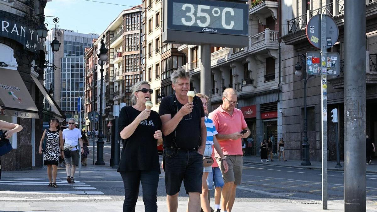 La IA prevé que las máximas superarán los 30 grados en más ocasiones que en años anteriores, especialmente en zonas del interior.