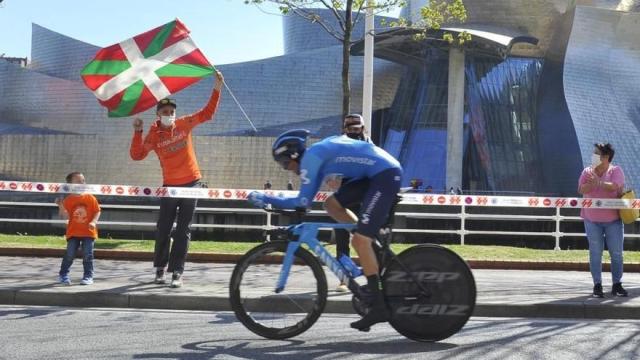 Imagen del paso de la crono por Bilbao en 2021.