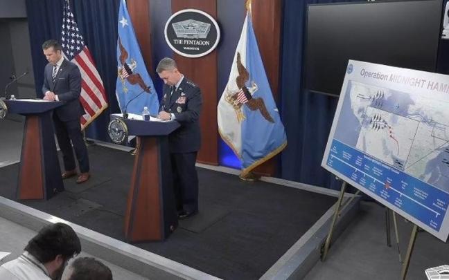 El secretario de Defensa, Pete Hegseth y el jefe del Estado Mayor, Dan Caine, anuncian la operación Martillo de Medianoche contra Irán / Departamento de Defensa de EEUU El secretario de Defensa, Pete Hegseth y el jefe del Estado Mayor, Dan Caine, anuncian la operación Martillo de Medianoche contra Irán