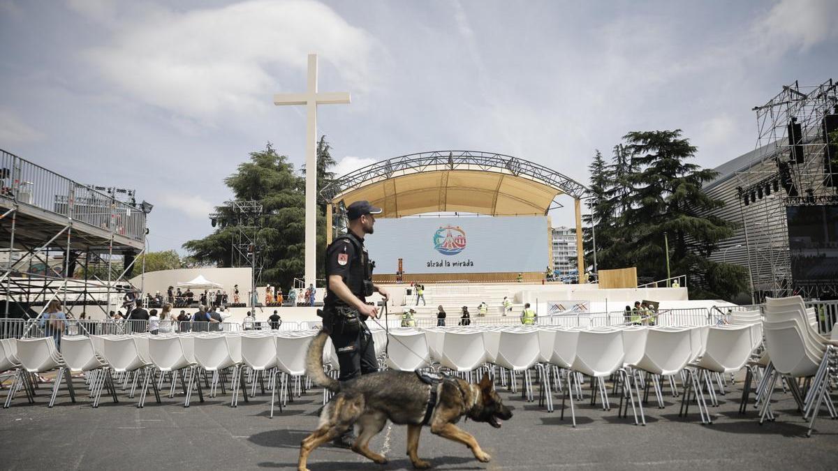 Miembros de la Policía Nacional que formarán parte del dispositivo de seguridad con motivo de la visita del Papa.