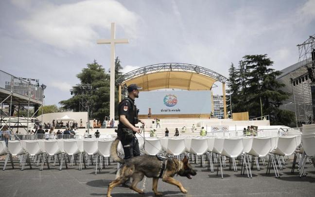 Miembros de la Policía Nacional que formarán parte del dispositivo de seguridad con motivo de la visita del Papa.