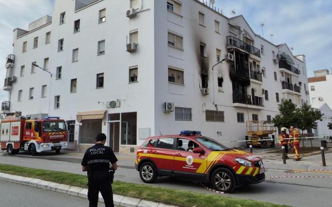 Así ha quedado el bloque de viviendas afectado por el fuego. Así ha quedado el bloque de viviendas afectado por el fuego.