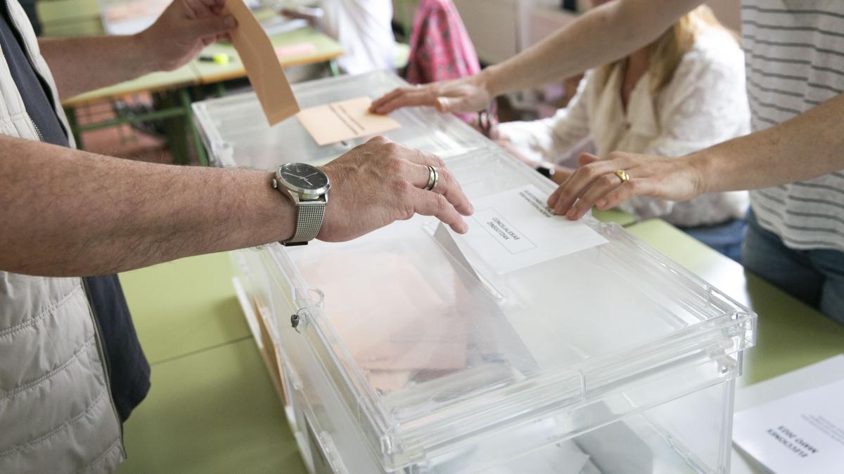 Una mesa electoral en Ermitagaña el pasado 28 de mayo. Foto: Ayuntamiento de Pamplona