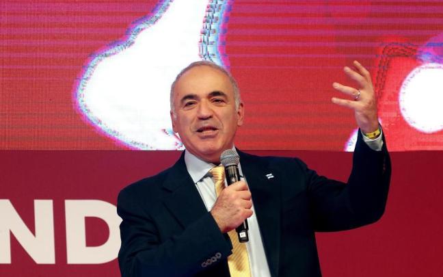 El campeón del mundo de ajedrez entre 1985 y 2000, Gari Kaspárov.