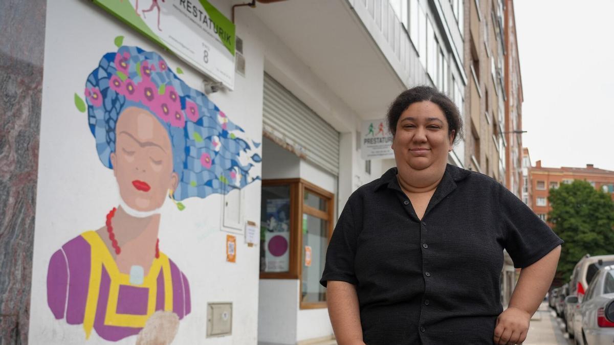 Alba Fraga, de 29 años, es integradora social en la asociación Prestaturik.