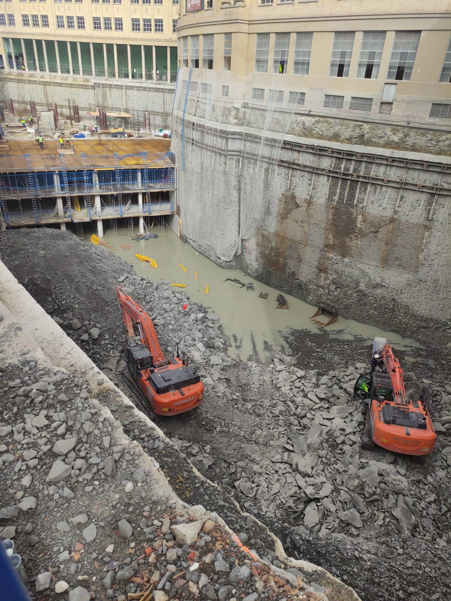 Excavación en la parcela de Maristas.