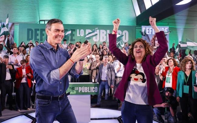 Pedro Sánchez, junto a la candidata socialista a la Junta de Andalucía, María Jesús Montero, en el mitin de este domingo en Córdoba.