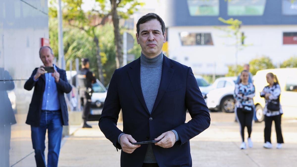 David Sánchez, hermano del presidente del Gobierno español, llega al juzgado de Badajoz en calidad de investigado