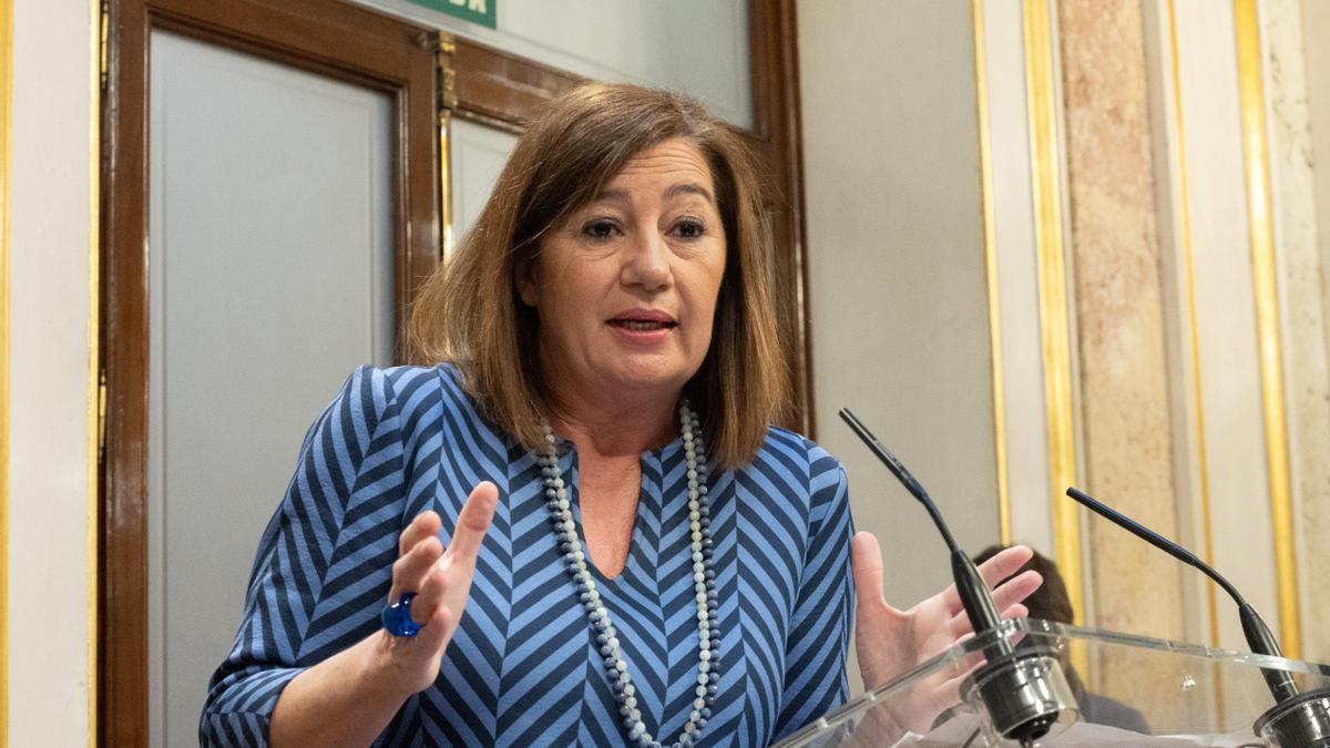 La presidenta del Congreso, Francina Armengol, durante su comparecencia ante los medios.