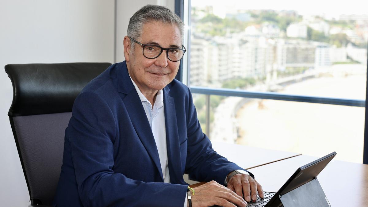 El viceconsejero de Empleo e Inclusión, Alfonso Gurpegui, en la sede del Gobierno vasco en Donostia.