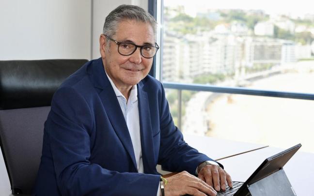 El viceconsejero de Empleo e Inclusión, Alfonso Gurpegui, en la sede del Gobierno vasco en Donostia.