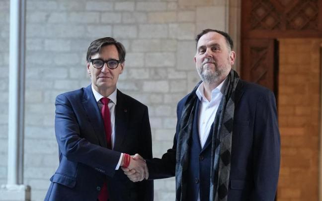 El president Illa y Oriol Junqueras, líder de ERC, en una reunión en enero.