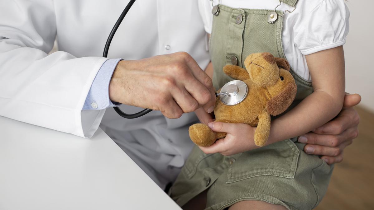 Imagen de archivo de la consulta de un pediatra.