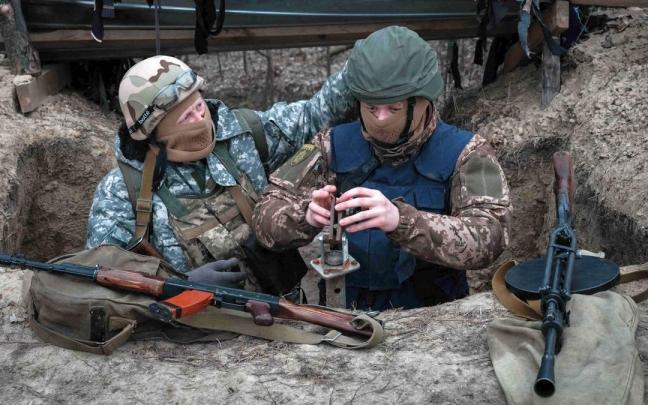 Las tropas ucranianas tratan de aguantar la presi&oacute;n rusa en la ciudad Bajmut.