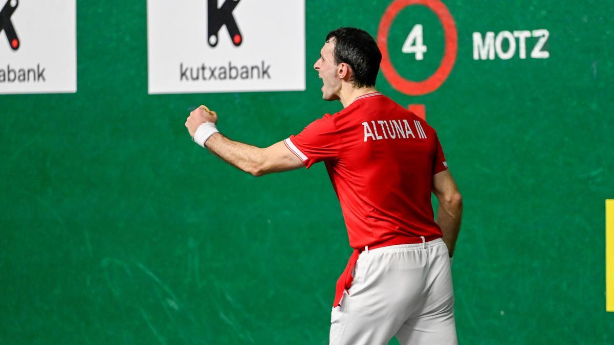 Altuna III-Ezkurdia vencen a Zabala-Martija por 22-12 en el 'play-off' del Campeonato de Parejas disputado en el Beotibar de Tolosa