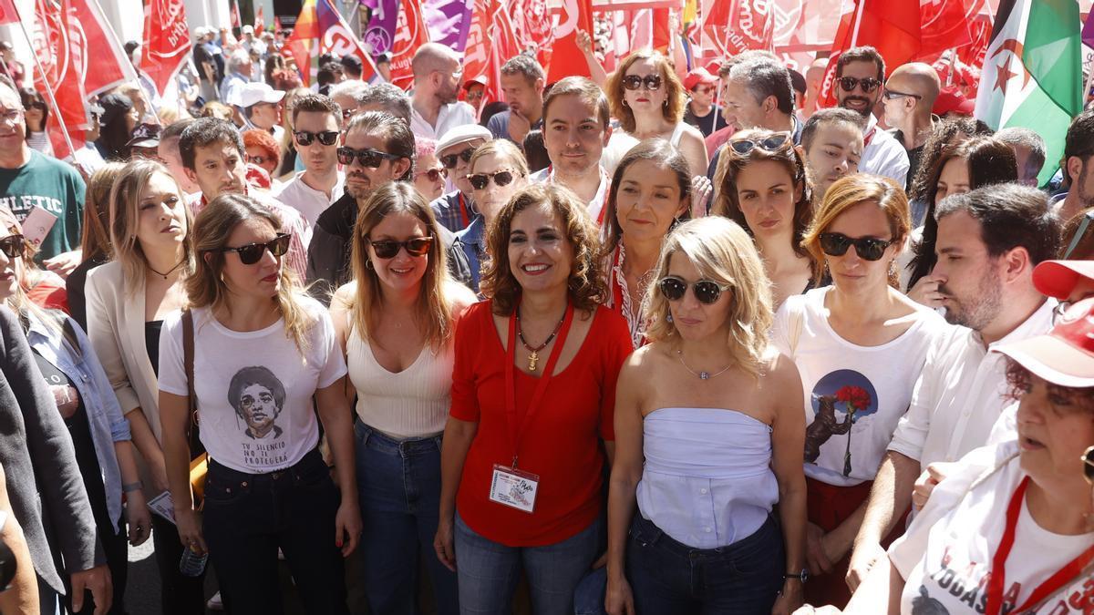 Los ministros de Igualdad, Irene Montero, de Hacienda, María Jesús Montero, de Consumo, Alberto Garzón y de Trabajo, Yolanda Díaz, en la marcha convocada por UGT y CC.OO en Madrid.