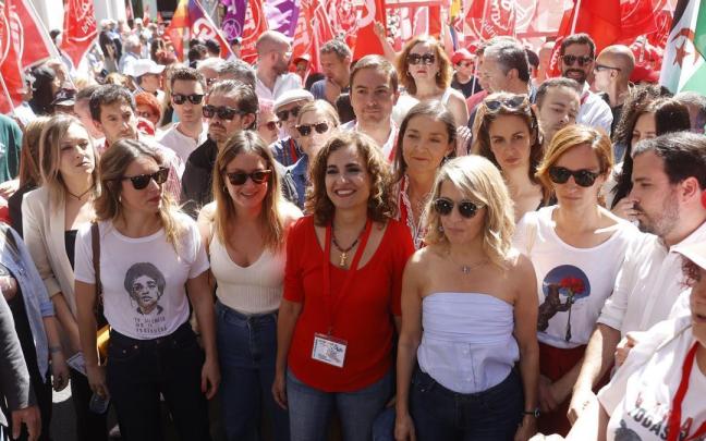 Los ministros de Igualdad, Irene Montero, de Hacienda, María Jesús Montero, de Consumo, Alberto Garzón y de Trabajo, Yolanda Díaz, en la marcha convocada por UGT y CC.OO en Madrid.