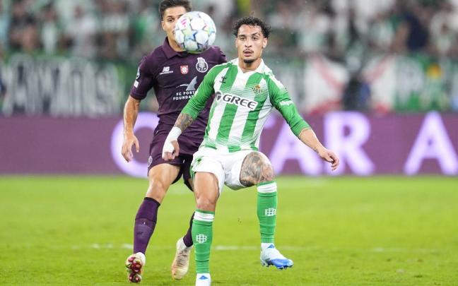 Antony, durante el encuentro ante el Oporto.
