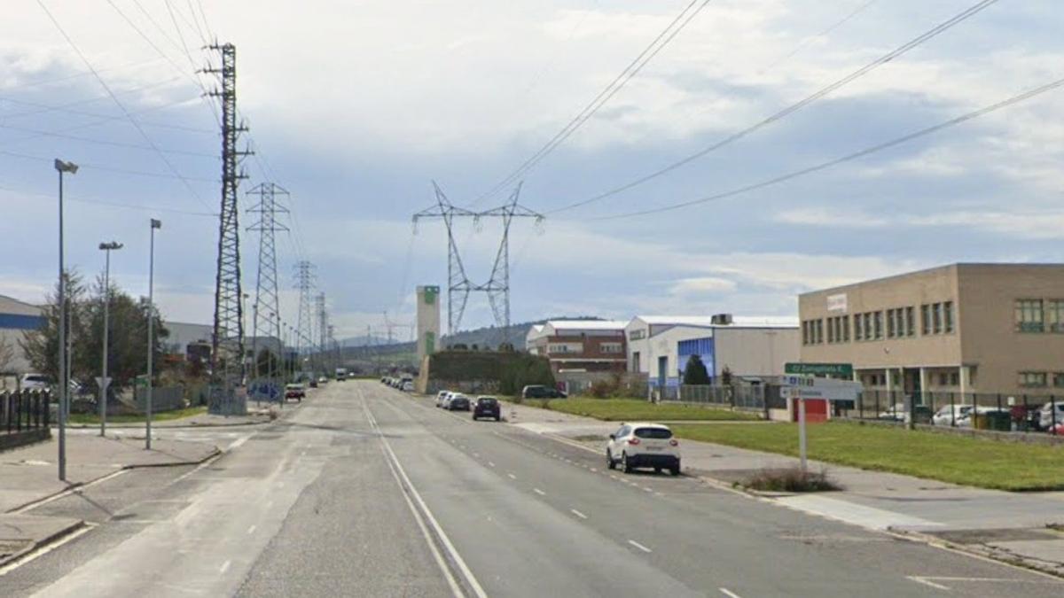 Gasteizko Udalak bizikletentzako eta oinezkoentzako lotura berria egiteko lanak hasi ditu Jundizen.