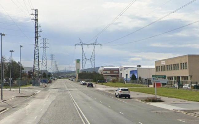 Gasteizko Udalak bizikletentzako eta oinezkoentzako lotura berria egiteko lanak hasi ditu Jundizen.