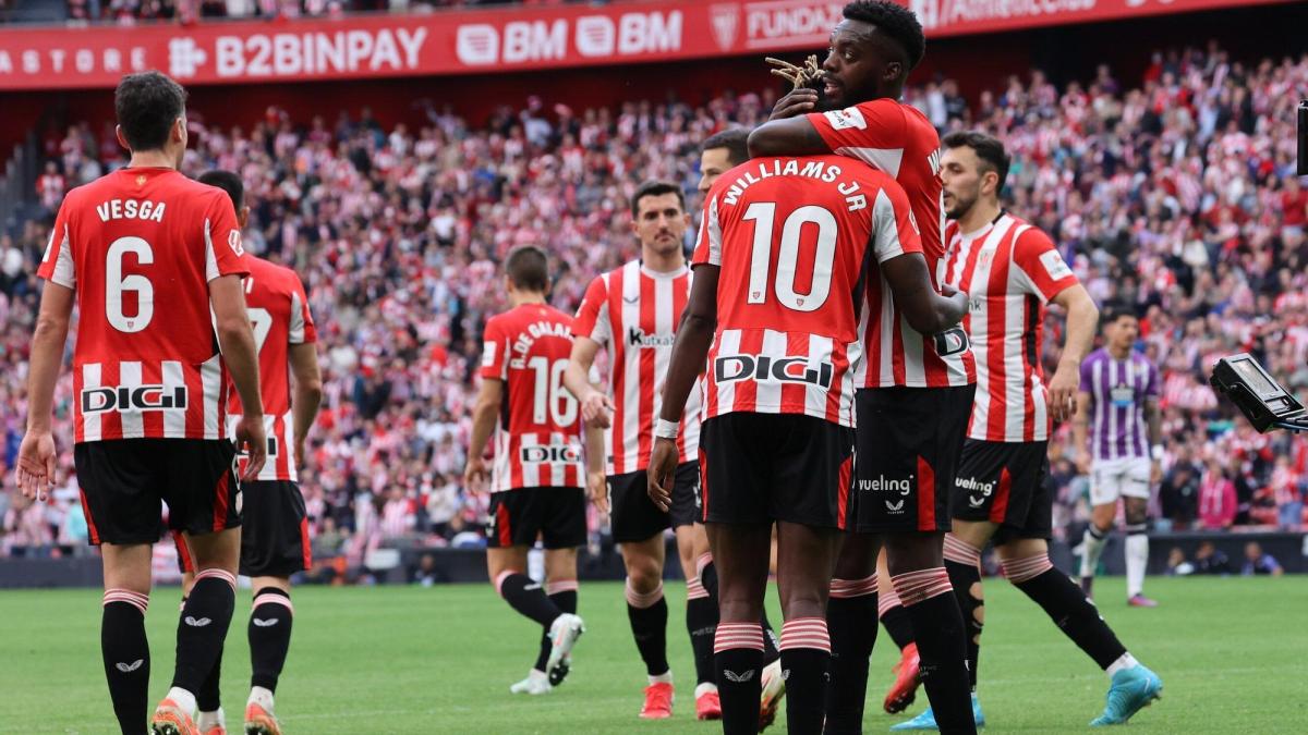 Nico e Iñaki Williams en imagen celebrando uno de los goles del Athletic frente al Real Valladolid. Foto: PANKRA NIETO