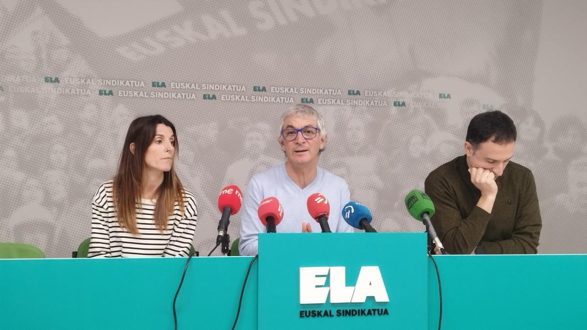 Janire Landaluze, Mikel Noval y Mitxel Lakuntza del sindicato ELA.