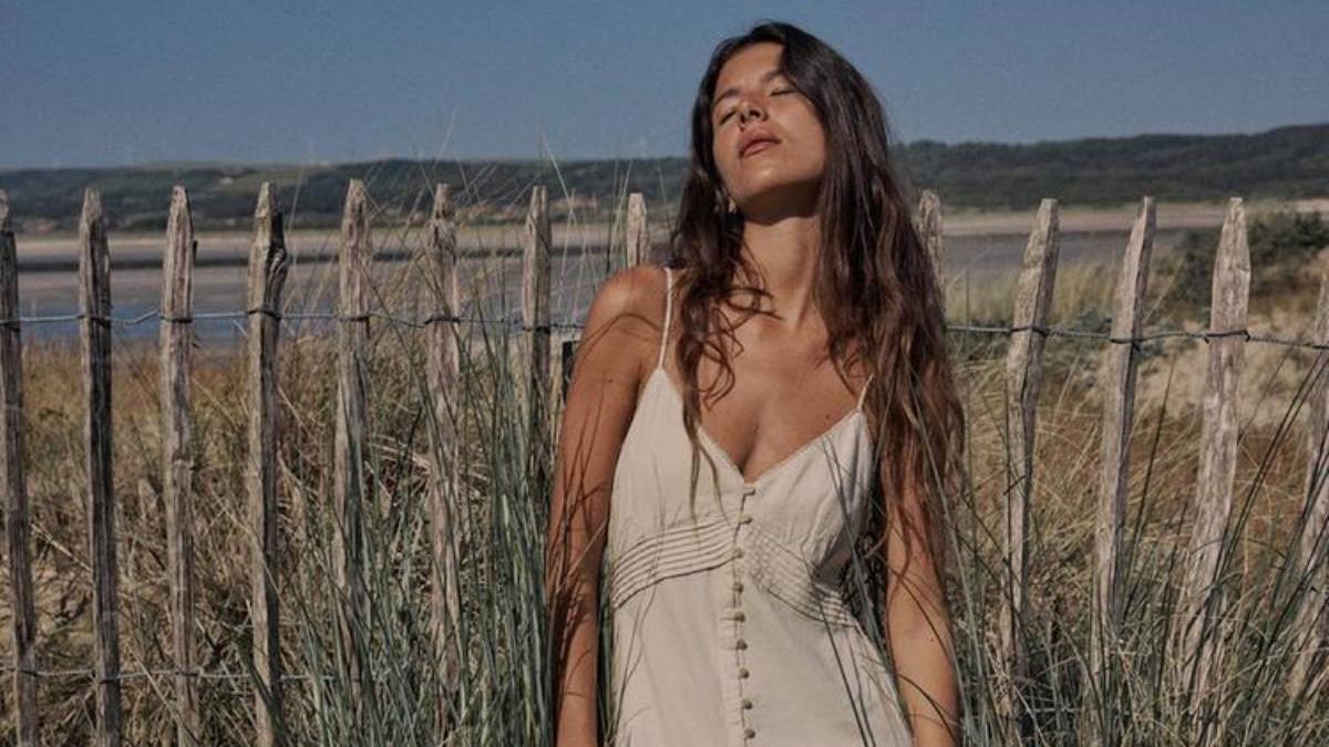 Vestido de lino con botones