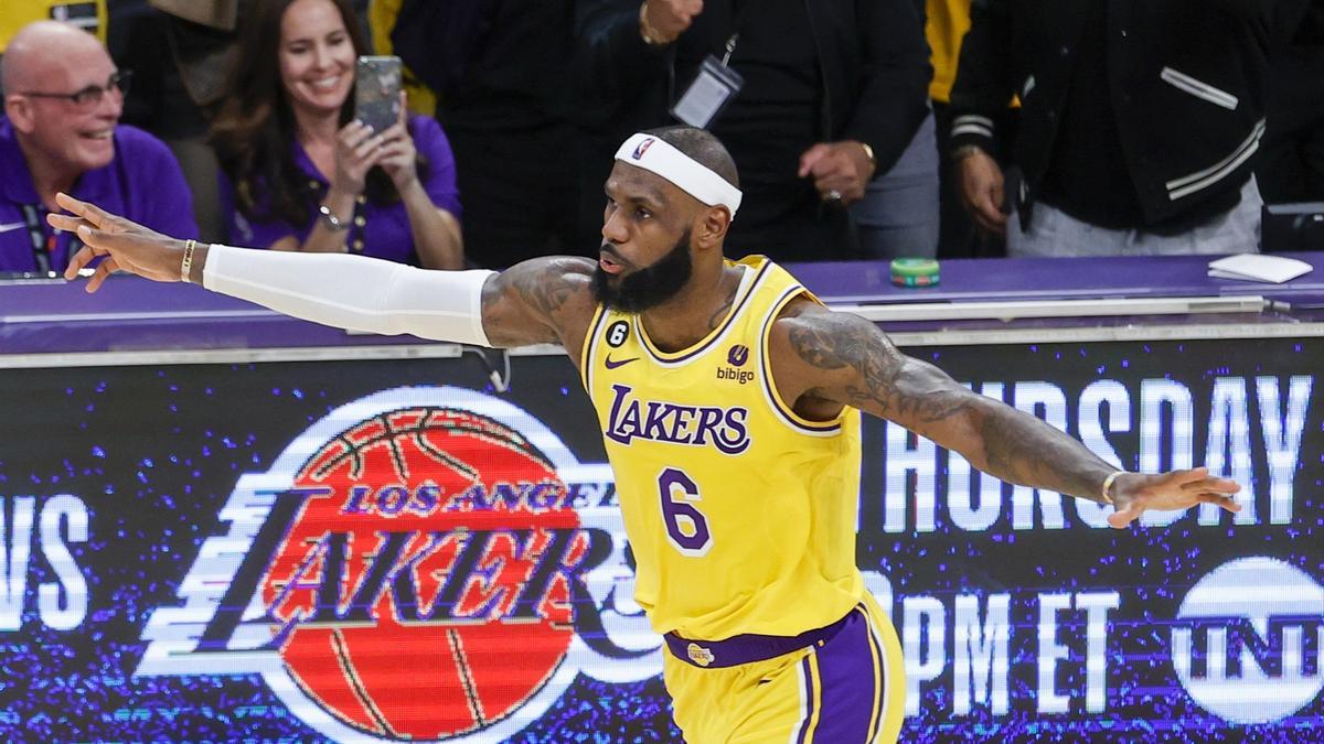 El jugador LeBron James, de los Lakers