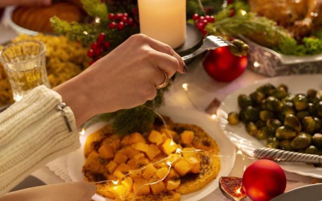 Las comidas copiosas y exceso de dulces alteran la digestión.