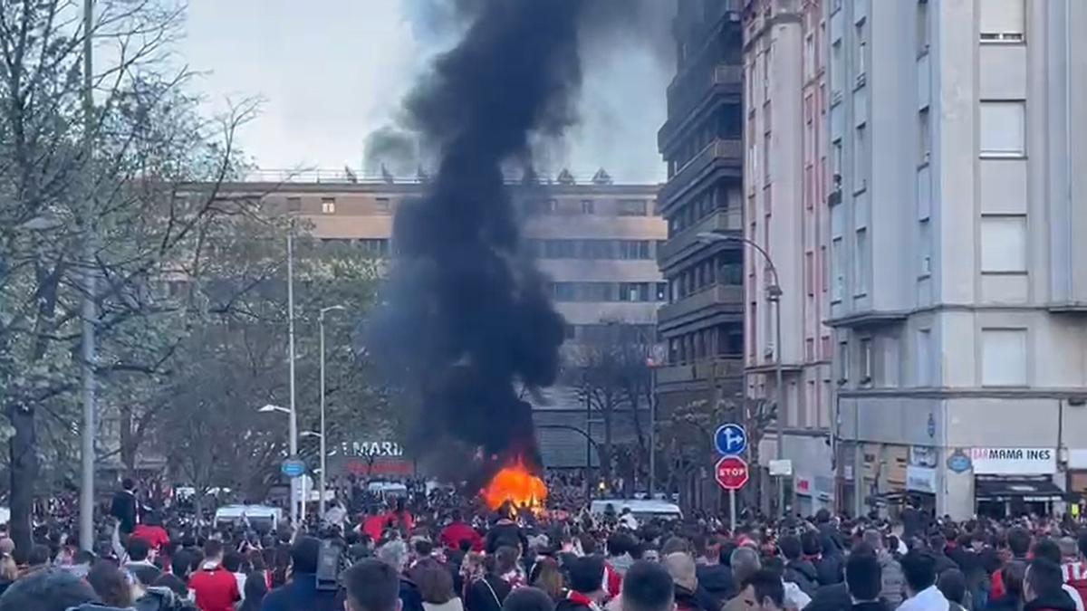 Incendio en el trayecto del Athletic a San Mamés