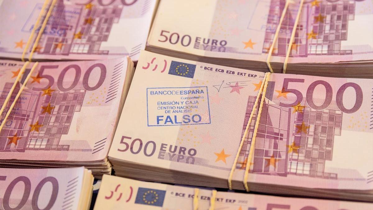 Billetes falsos en una foto de archivo.