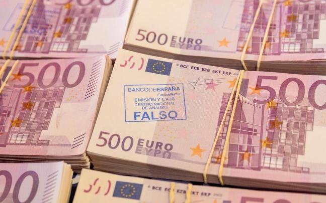 Billetes falsos en una foto de archivo.