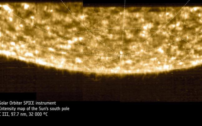 Imagen del polo sur del Sol captada por el instrumento científico SPICE. / ESA Imagen del polo sur del Sol captada por el instrumento científico SPICE.