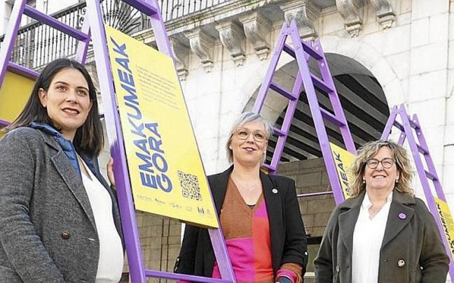 Maialen Gurrutxaga, Nerea Isasi y Ane Beitia, en Kalegoen. Maialen Gurrutxaga, Nerea Isasi y Ane Beitia, en Kalegoen.