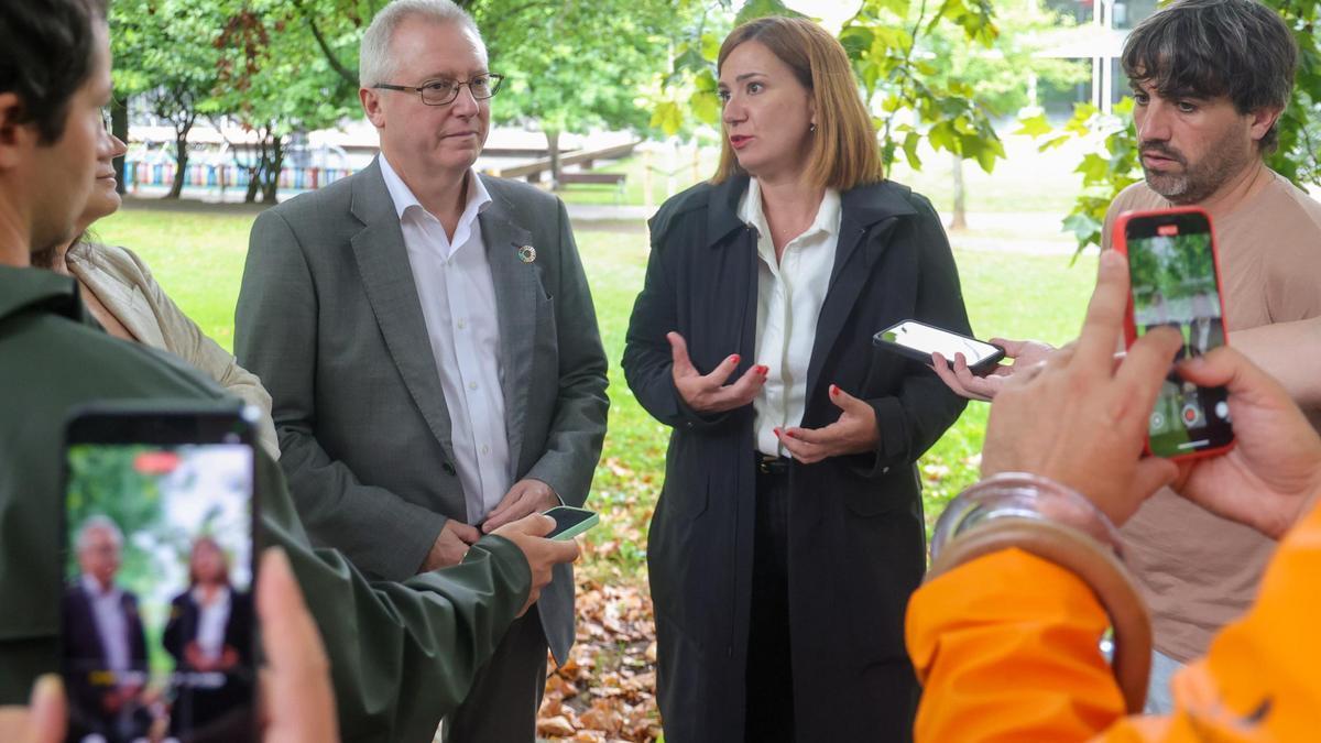 El diputado José Ignacio Asensio, la alcaldesa Cristina Laborda y el delegado Borja Olazabal.