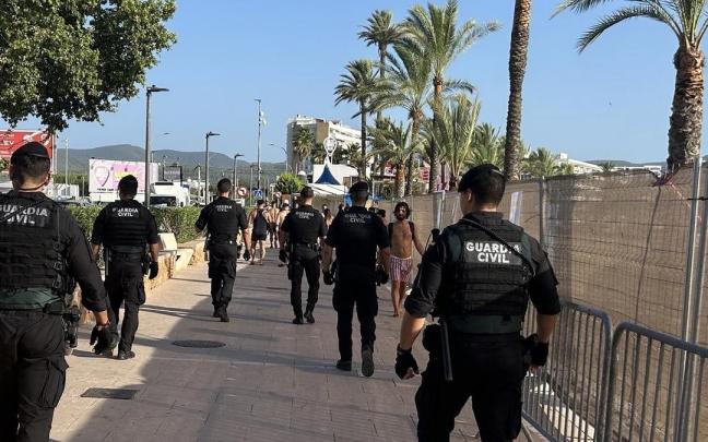 Agentes en Ibiza.
