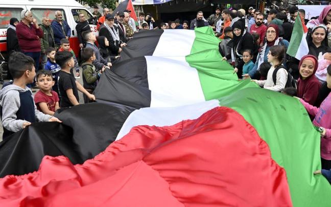 Concentración en las calles de Beirut durante la huelga general en contra de la ofensiva israelí en Gaza Concentración en las calles de Beirut durante la huelga general en contra de la ofensiva israelí en Gaza