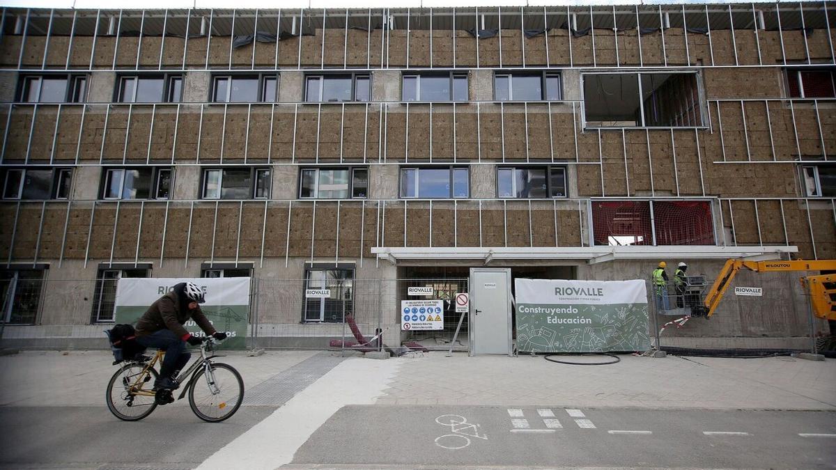 Construcción del colegio de Lezkairu.