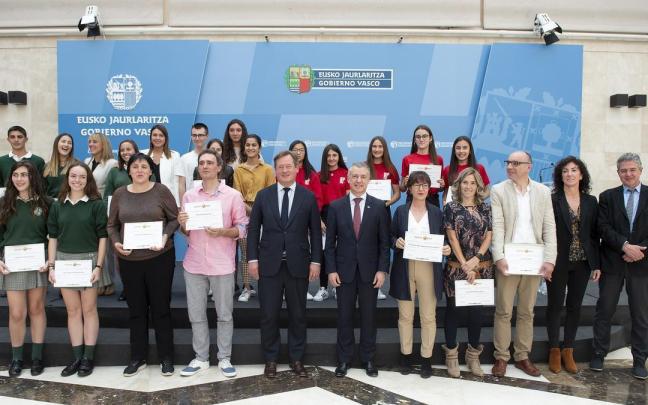 Los galardonados con unos premios Kultura Ondarea anteriores. Los galardonados con unos premios Kultura Ondarea anteriores.