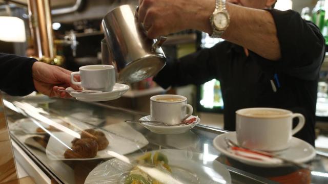 ¿Pueden los dueños de los establecimientos imponer cualquier tipo de norma a sus empleados?