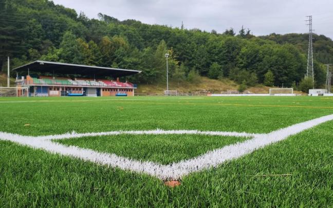 Campo de fútbol Harizti Handi de Lazkao.